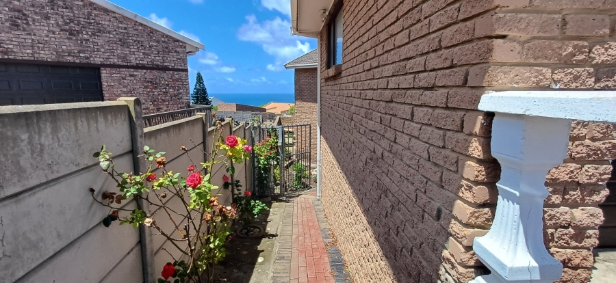 5 Bedroom Property for Sale in Dana Bay Western Cape